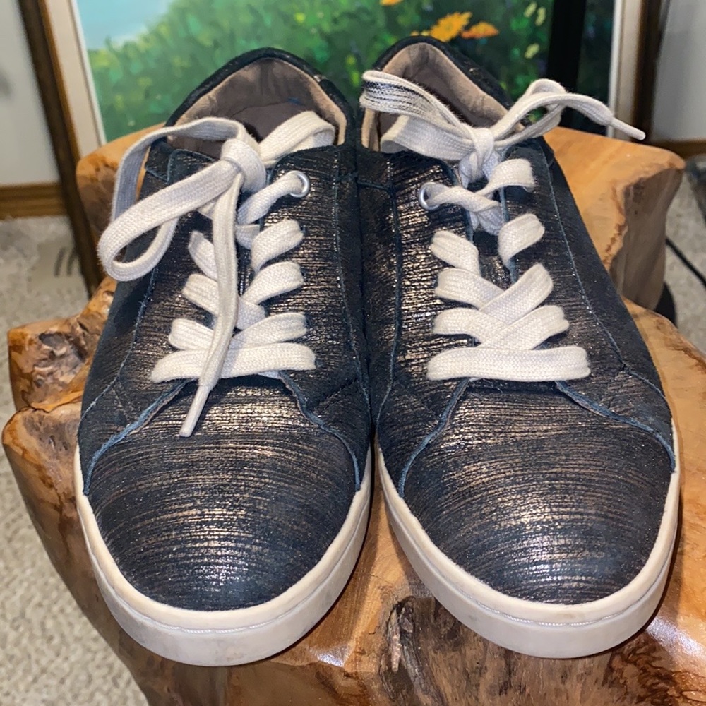 Clark’s Artisan Cordelia lace up shoes